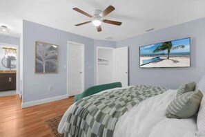 5 bedrooms, desk, iron/ironing board, travel cot