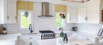 Cozy Hilltop Retreat w/ Hot Tub, Firepit & Deck. Pet-Friendly!