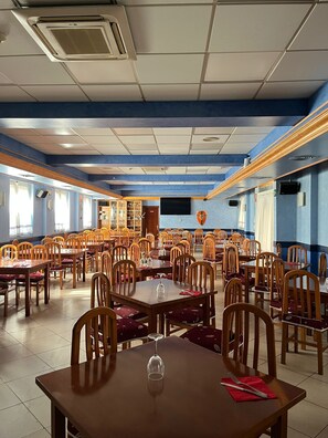 Aperto a pranzo e cena