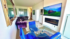 TV, fireplace - Waterfront Heaven (Toronto)
