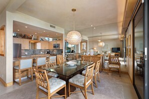 Dining - Fully Remodeled Oceanfront Condo MAKENA SURF RESORT, #F-206 (Makena, Maui)