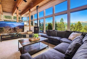 TV, fireplace, offices