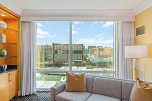 تلفزيون، مكتب