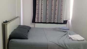 Bloc d'apartaments, balcó, vistes a la ciutat | Cortines opaques i wifi gratuïta