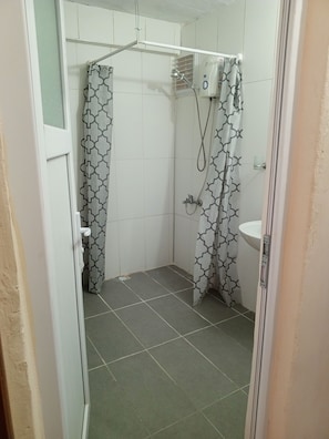 Appart'hôtel, balcon, vue ville | Salle de bain