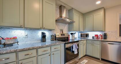 3-bed, 3-bath home - 2 miles from Bryant Denny Stadium. Perfect for football!