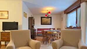 Interior - Ca' Del Molin, spacious apartment with view (Cortina d'Ampezzo)