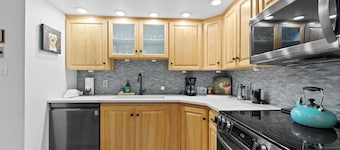 Cozy Copper Retreat Hot Tub Near the Slopes!