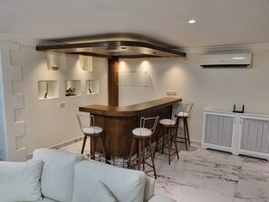 Apartment, 1 Bedroom, Accessible, Smoking | Living room