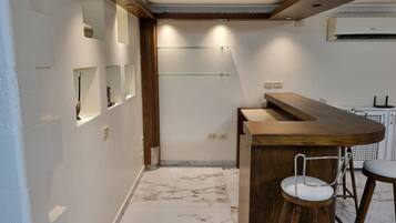 Apartment, 1 Bedroom, Accessible, Smoking | Interior