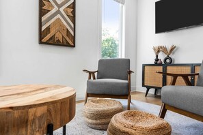 Interior - 4BR Rooftop Stay for 12 w/Fire Pit, Near Broadway! (Nashville)