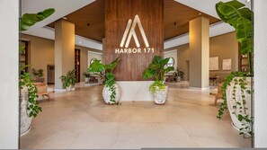 House | 2 bedrooms, Internet - Beachfront 2BR - Pools Scenic Balcony Views (Puerto Vallarta)