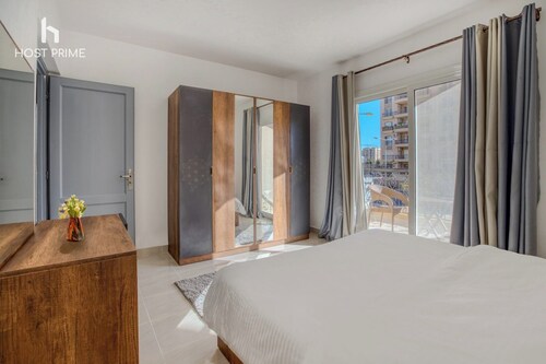 Bright apartment in rehab city 