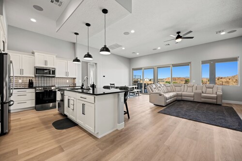 Four Paws & Fairways | Golf Course Front | Pet Friendly | Over $500 in complimentary activities