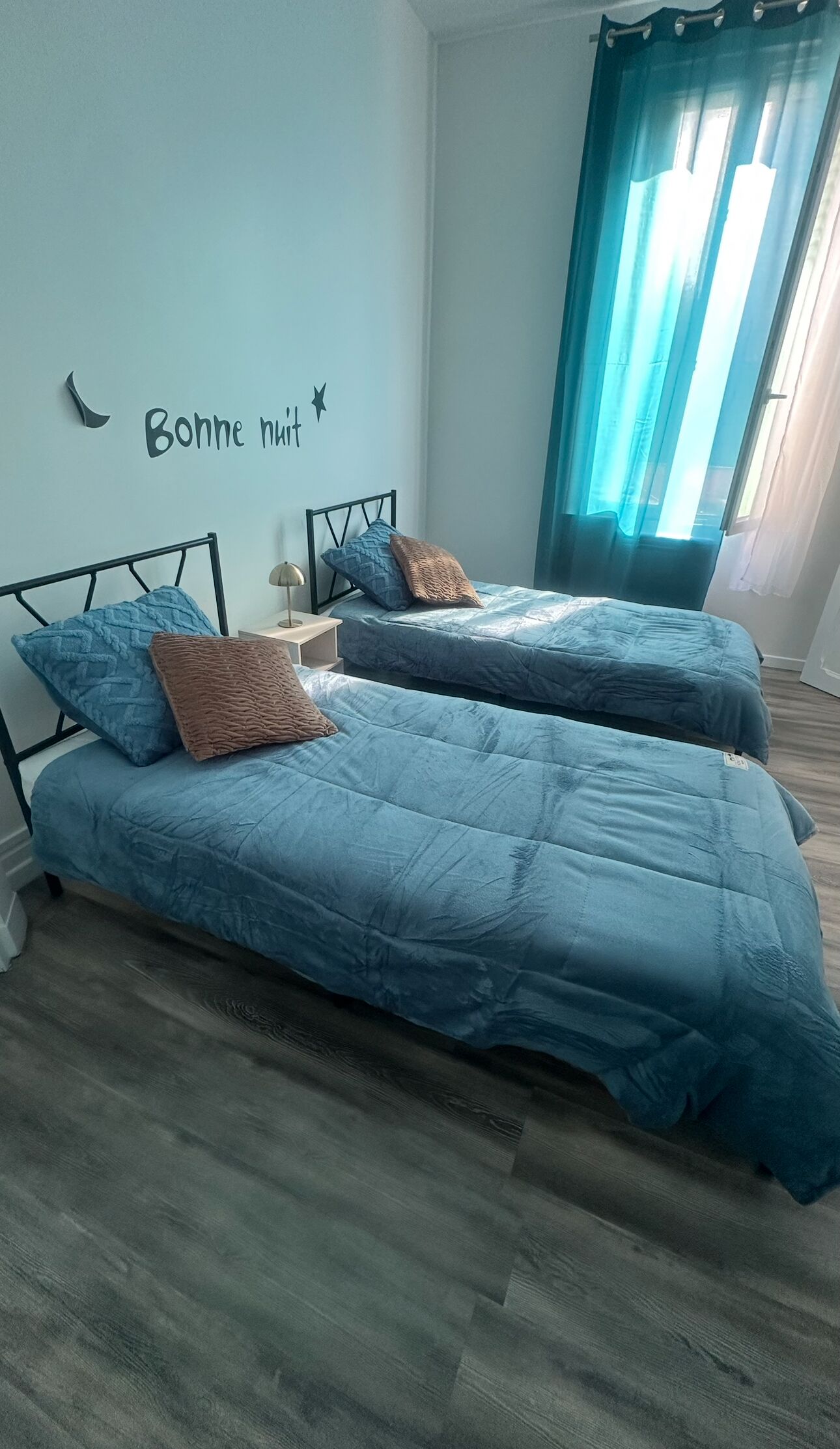 2 chambres, bureau, Wi-Fi gratuit, draps fournis