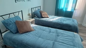 2 chambres, bureau, Wi-Fi gratuit, draps fournis