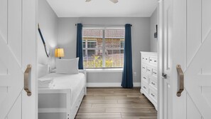5 bedrooms, iron/ironing board, WiFi, bed sheets