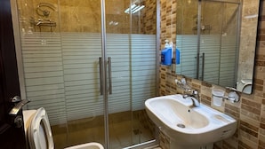 Apartment, 1 Schlafzimmer, barrierefrei, Raucher | Badezimmer