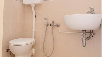 Dusche, Handtücher, Toilettenpapier