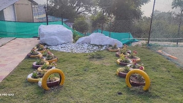 Children’s play area – outdoor