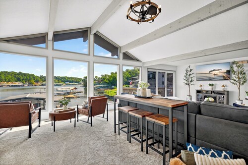 Lake Home Oasis - Sleeps 18