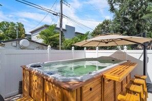 Baignoire à remous extérieure
