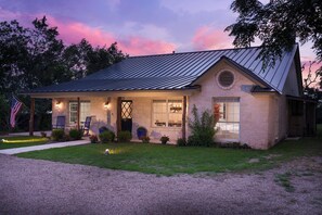 Exterior - Hoots Hollar Haus - For 6 (Wimberley)