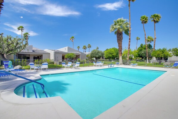 숙박 시설 정면