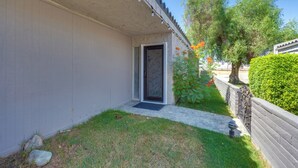 Unclassified image, 2 of 35, button - Mtn Views & Outdoor Space: Palm Springs Retreat! (Palm Springs)