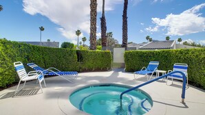 Unclassified image, 3 of 35, button - Mtn Views & Outdoor Space: Palm Springs Retreat! (Palm Springs)