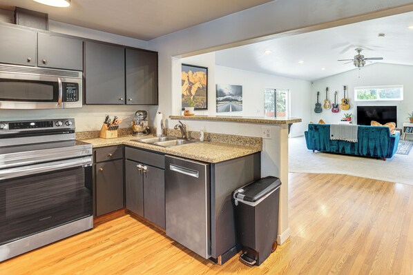 House (3 Bedrooms) | Interior - Close to Everything! Quiet Retreat in Bend (Bend)