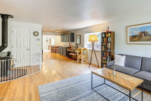 House (3 Bedrooms) | Interior