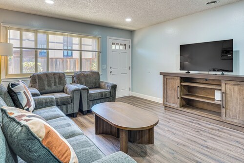 Apt 1 Mi to Monterey State Beach! Bring Your Pets