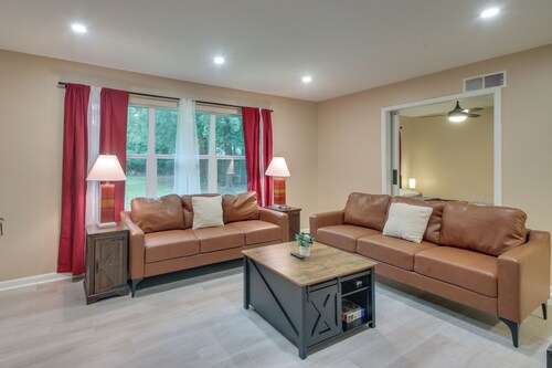 OU Home Base! 1/2 Mi to Oklahoma Memorial Stadium