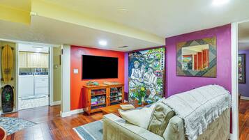 Apartment (2 Bedrooms) | Front of property