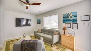 Apartment (2 Bedrooms) | Front of property