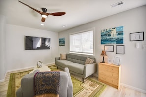 Apartment (2 Bedrooms) | Front of property
