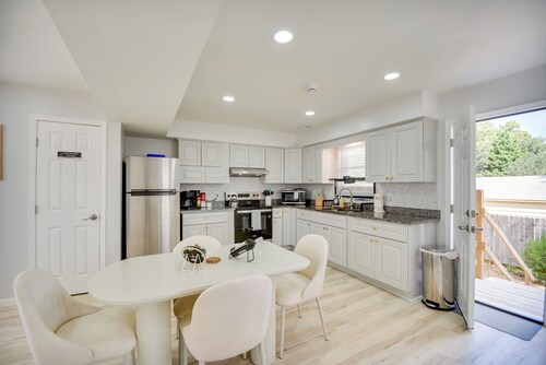 Easy Beach Access: Duplex 1/2 Mi to Chesapeake Bay