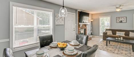 House (3 Bedrooms) | Interior