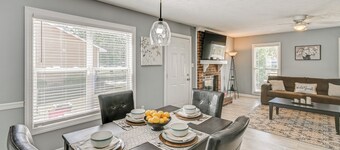 Large Yard, Office Space: Fayetteville Family Home