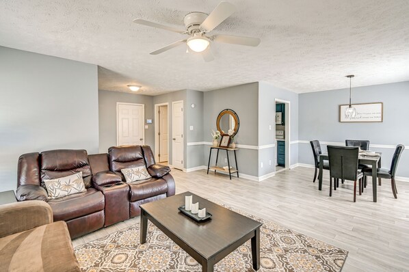 House (3 Bedrooms) | Interior