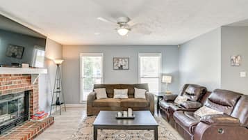 House (3 Bedrooms) | Interior