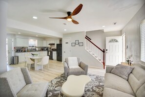 Apartment (2 Bedrooms) | Bahagian dalam