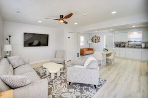 Apartment (2 Bedrooms) | Front of property
