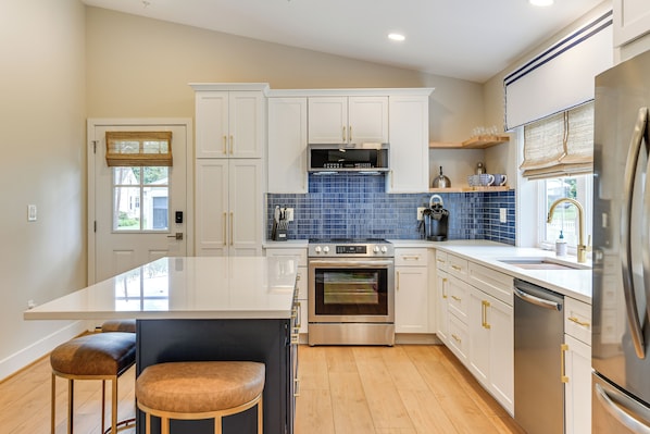 House (2 Bedrooms) | Interior