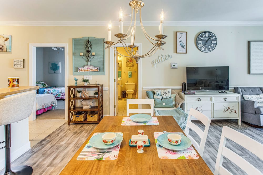 Relaxing Condo w/ Pool Near Beach & Casino - Little River, SC