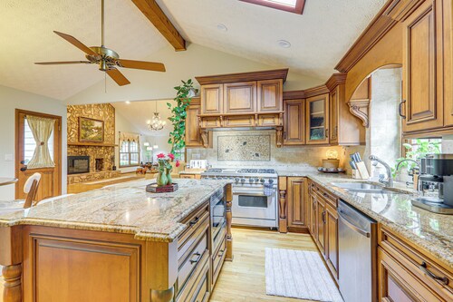 Stylish Country Living: Serene Suwanee Retreat!