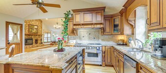 Stylish Country Living: Serene Suwanee Retreat!