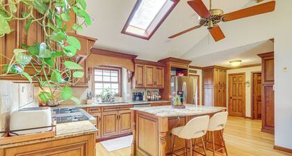Stylish Country Living: Serene Suwanee Retreat!