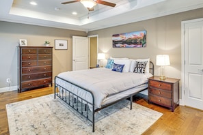 House (5 Bedrooms) | Interior - Tranquil Views: Riverfront Retreat in Hot Springs! (Hot Springs)